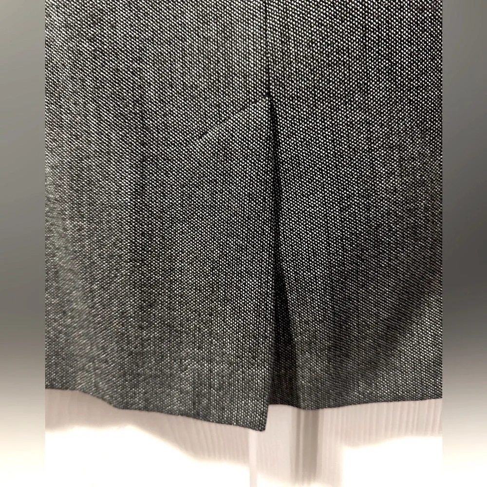 Worthington Gray/black twill pencil skirt. Size 8. - Picture 5 of 7